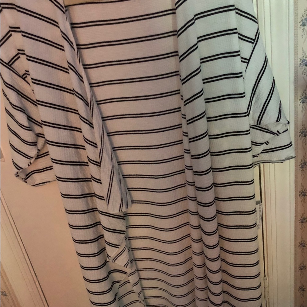 NWT LLR Shirley black and white size M